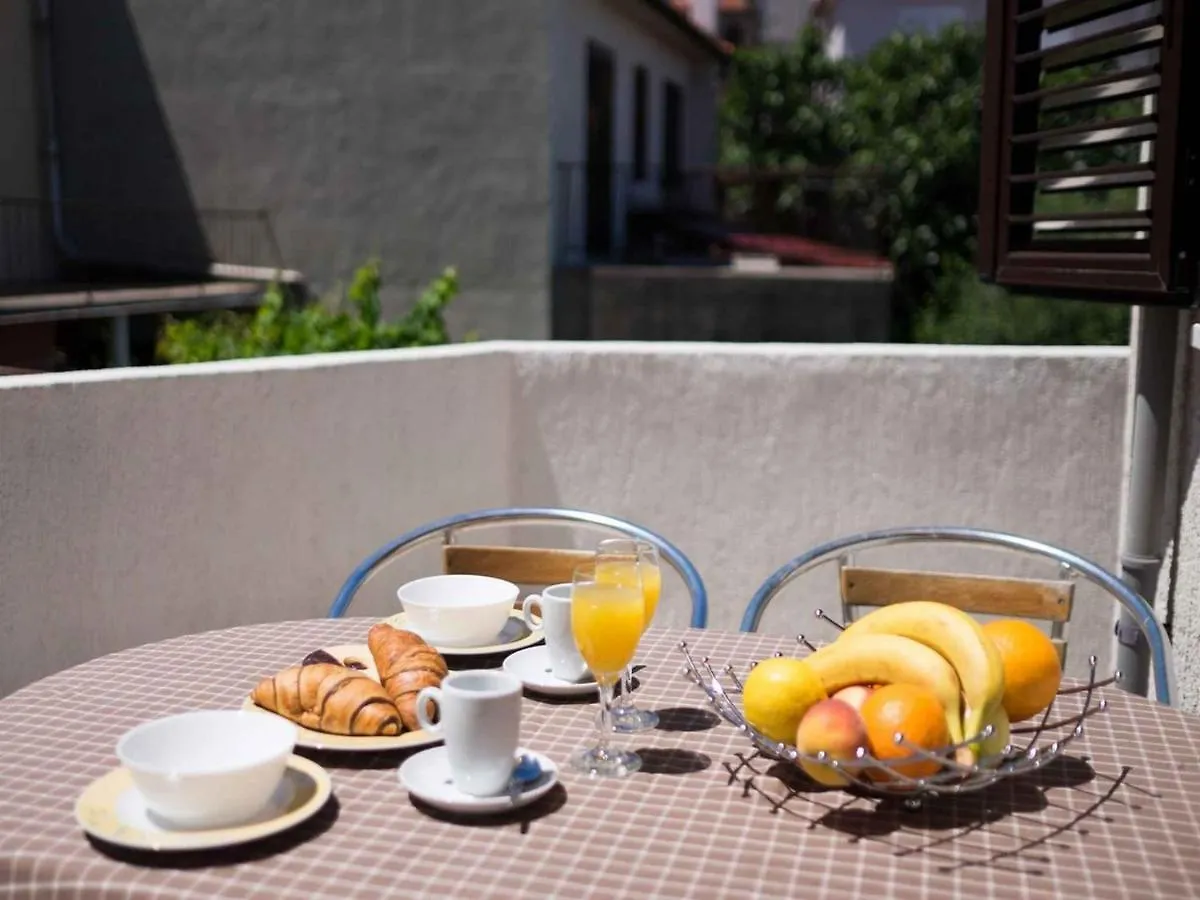 Apartments In Vrbnik/Insel Krk 13611