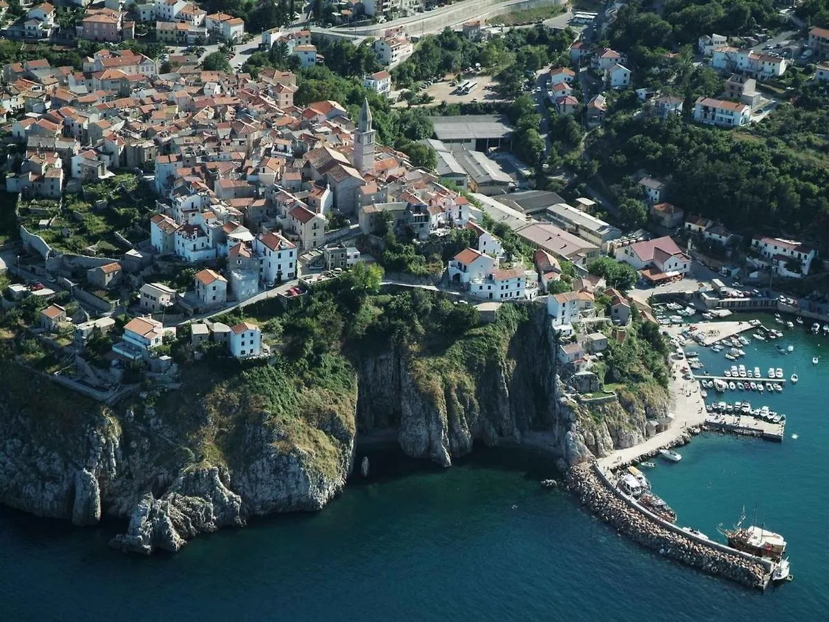 Apartments In Vrbnik/Insel Krk 13611